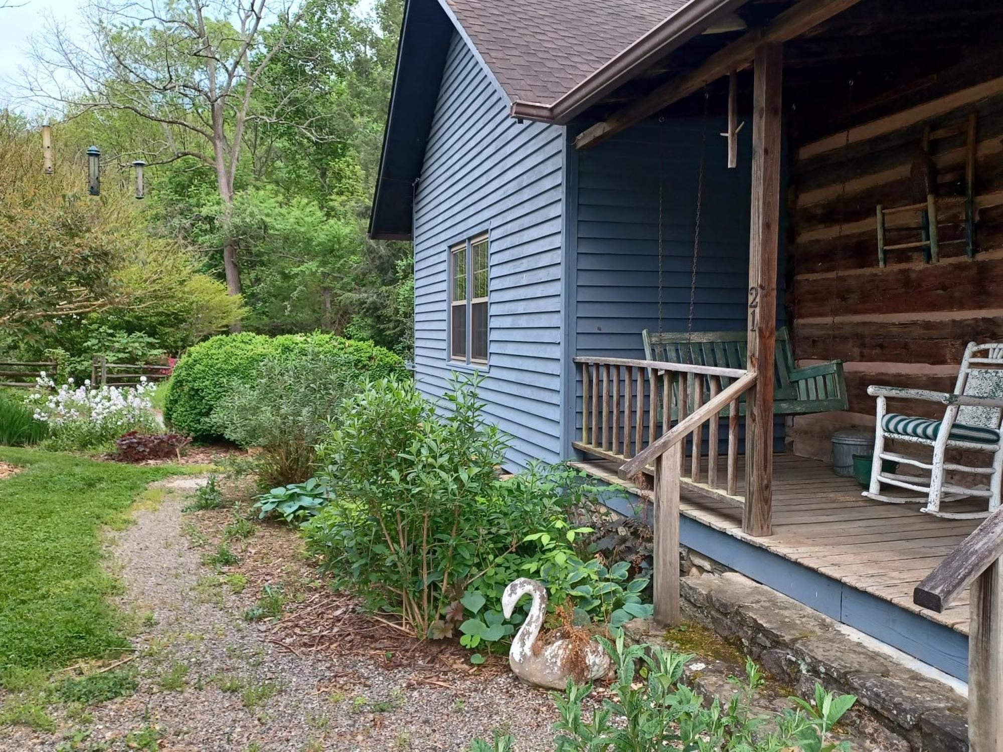 Restored1850S Log Cabin, With Gazebo And Gardens! 1 Mile To Downtown Weaverville Exterior foto