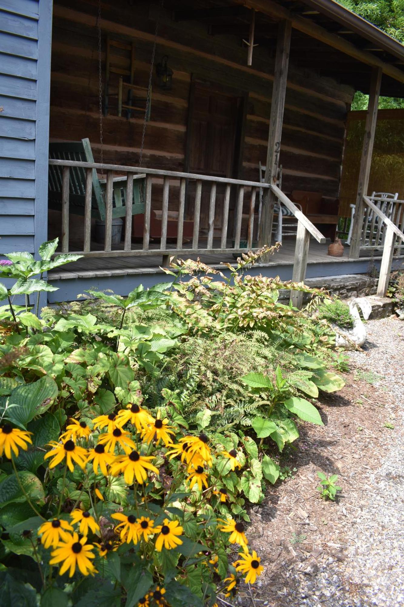 Restored1850S Log Cabin, With Gazebo And Gardens! 1 Mile To Downtown Weaverville Exterior foto