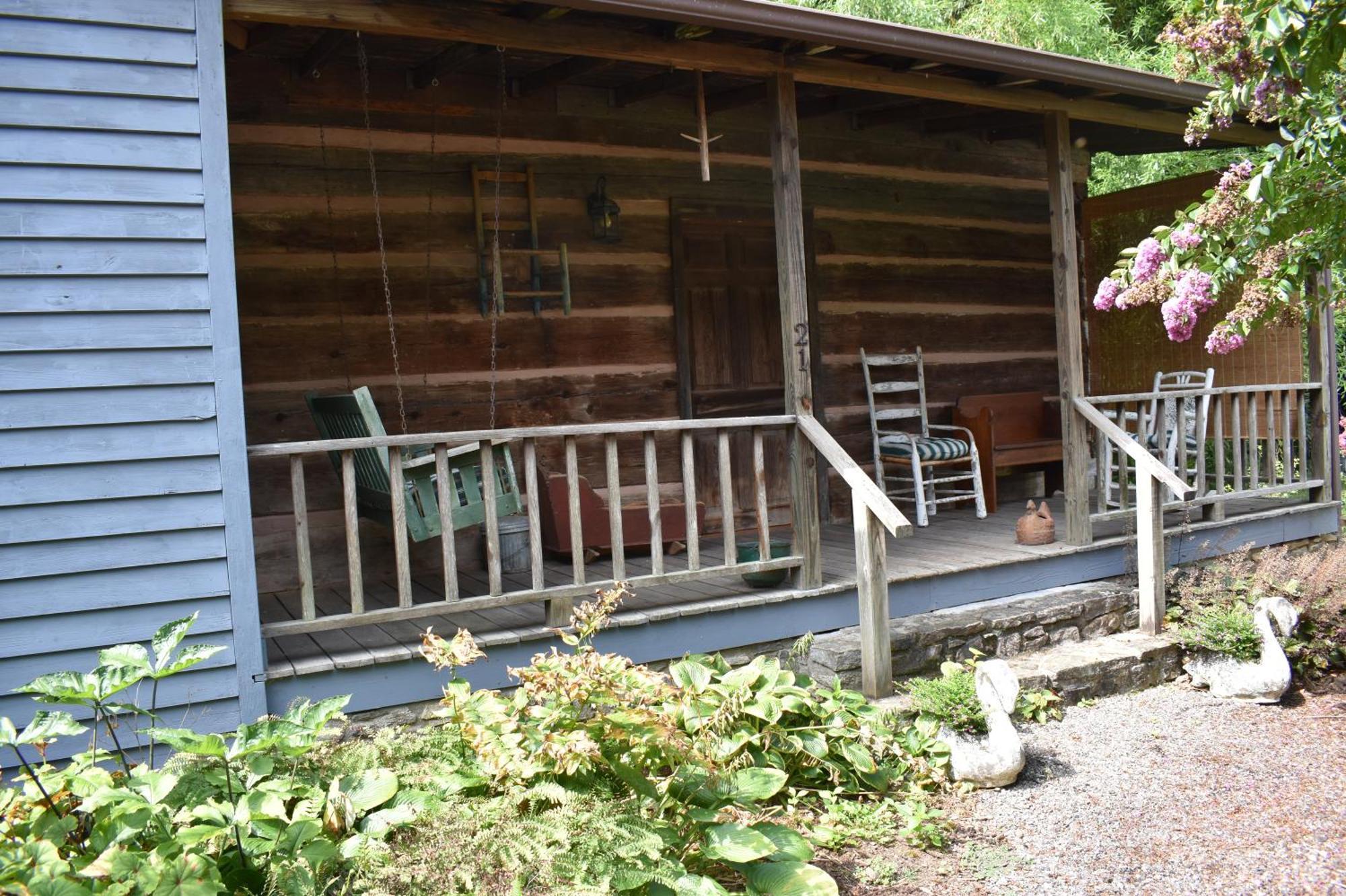 Restored1850S Log Cabin, With Gazebo And Gardens! 1 Mile To Downtown Weaverville Exterior foto