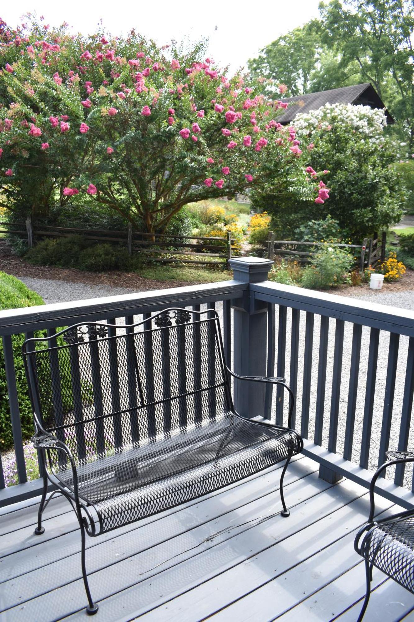Restored1850S Log Cabin, With Gazebo And Gardens! 1 Mile To Downtown Weaverville Exterior foto